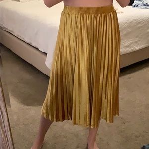 Gold velvet pleated midi skirt